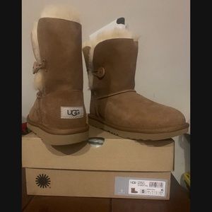UGGS BOOTS